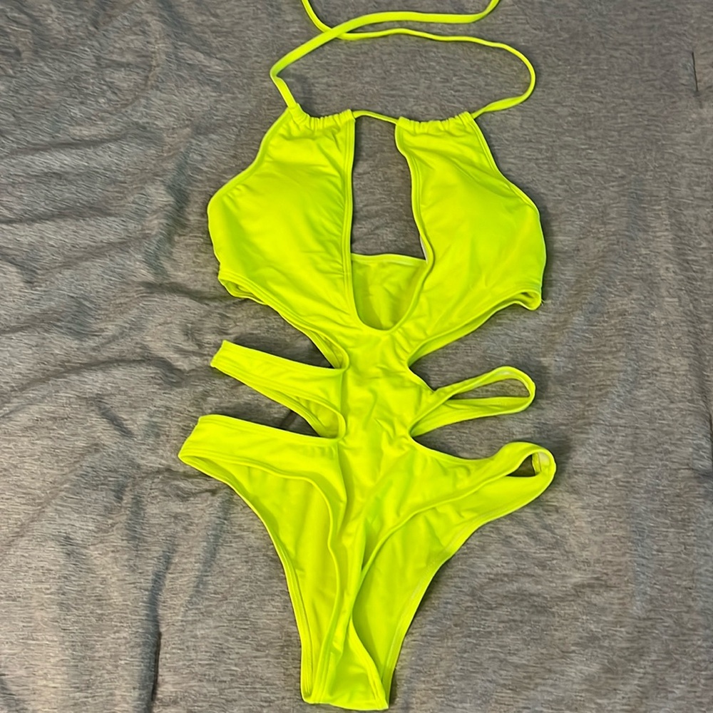 NEW size Small one-Piece neon green cut-out bathing suit